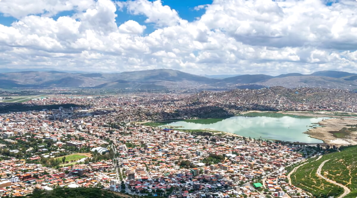Nuestros servicios de alquiler de coches ofrecen una diversa selección de vehículos en Cochabamba.